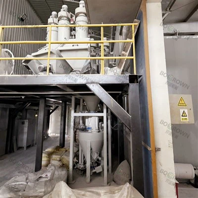 Sistema d'alimentació automàtica de paelles de PVC